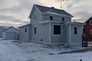 245 3rd Ave SE, Wells, MN 56097 - Photo 1