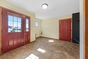 2203 Rolling Green Ln, North Mankato, MN 56003 - Photo 4