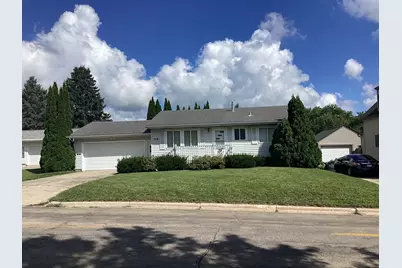 109 Hawthorne Street E, Albert Lea, MN 56007 - Photo 1