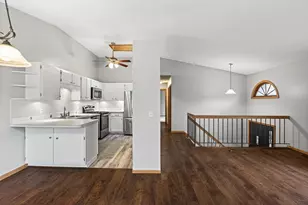 7275 Pontiac Cir, Chanhassen, MN 55317 - Photo 16