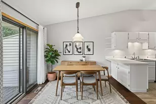 7275 Pontiac Cir, Chanhassen, MN 55317 - Photo 12