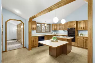 1054 Cottonwood Dr, Hudson, WI 54016 - Photo 4