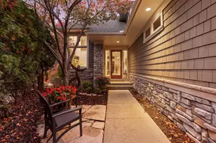 1760 Waterford Ct, Golden Valley, MN 55422 - Photo 2