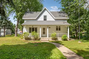 808 S 5th St, Saint Peter, MN 56082 - Photo 1