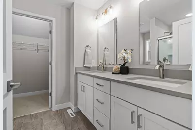 2817 Victoria Street N, Roseville, MN 55113 - Photo 34