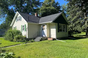 406 Wolfe Ave, Montevideo, MN 56265 - Photo 1