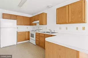 1870 Donegal Dr, Woodbury, MN 55125 - Photo 10