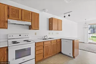 1870 Donegal Dr, Woodbury, MN 55125 - Photo 12