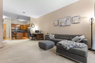 270 4th St E, Saint Paul, MN 55101 - Photo 8