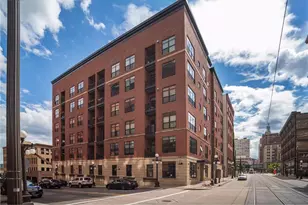 270 4th St E, Saint Paul, MN 55101 - Photo 2