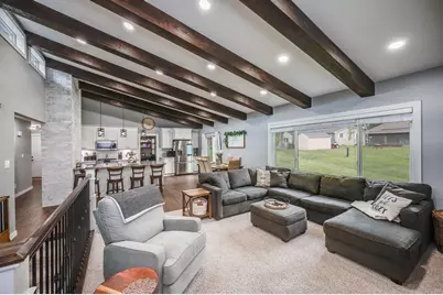 223 Oak Knoll Court, Blue Earth, MN 56013 - Photo 8