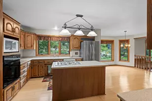 2360 Apache Ct, Mendota Heights, MN 55120 - Photo 16