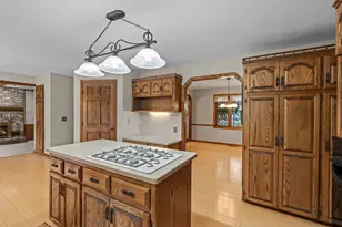 2360 Apache Ct, Mendota Heights, MN 55120 - Photo 18