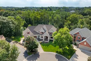 18674 Ponderosa Ct, Eden Prairie, MN 55347 - Photo 2