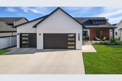 1608 Woodlands Way SE, Minot, ND 58701 - Photo 1