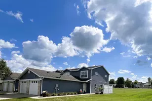 586 Pointe Ct SW, Rochester, MN 55902 - Photo 1