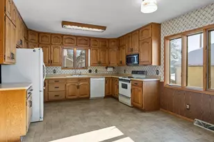 401 Central Dr W, Braham, MN 55006 - Photo 16