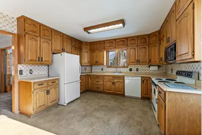 401 Central Drive W, Braham, MN 55006 - Photo 20