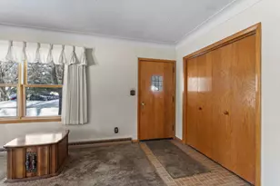 401 Central Dr W, Braham, MN 55006 - Photo 4