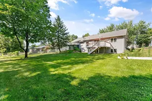 926 21st St SE, Saint Cloud, MN 56304 - Photo 2