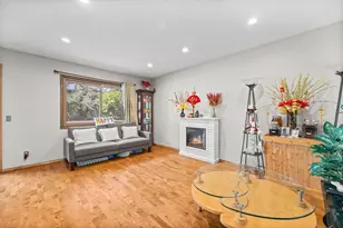 10434 S Decatur Ave S, Bloomington, MN 55438 - Photo 4