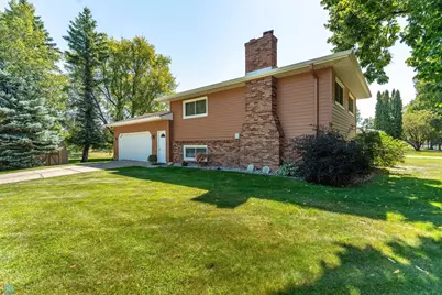 2925 Edgewood Drive N, Fargo, ND 58102 - Photo 4