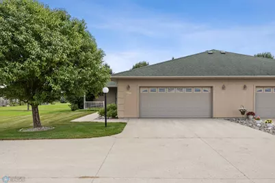 966 33rd Street S, Moorhead, MN 56560 - Photo 1