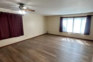 1103 Horizon Dr, Marshall, MN 56258 - Photo 10