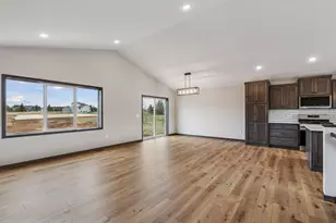 21477 Cottonwood St NW, Oak Grove, MN 55011 - Photo 10