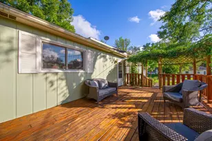 219 Davis St, Le Sueur, MN 56058 - Photo 8