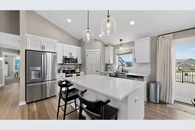 2431 Phoenix Road SW, Rochester, MN 55902 - Photo 8