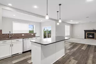 18072 Hyde Park Ave, Lakeville, MN 55044 - Photo 4