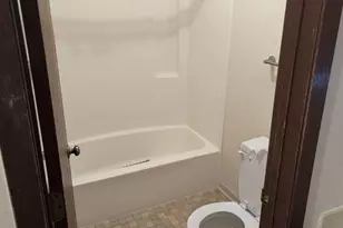 10451 Greenbrier Rd, Minnetonka, MN 55305 - Photo 8