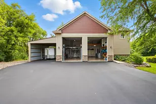 10684 Alameda Ave, Inver Grove Heights, MN 55077 - Photo 2