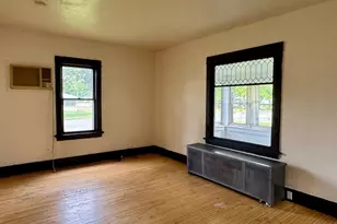 208 N 7th St, Olivia, MN 56277 - Photo 6