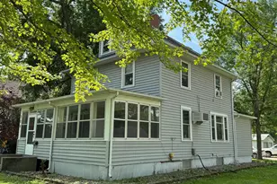 208 N 7th St, Olivia, MN 56277 - Photo 2