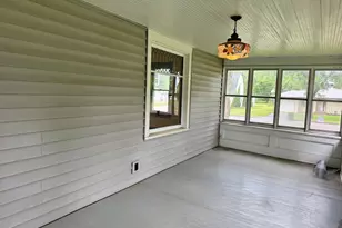 208 N 7th St, Olivia, MN 56277 - Photo 4