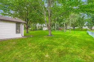 2507 Belmont Ln E, North Saint Paul, MN 55109 - Photo 22