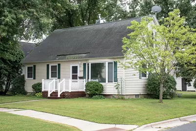 825 N Oak Street, Lake City, MN 55041 - Photo 1