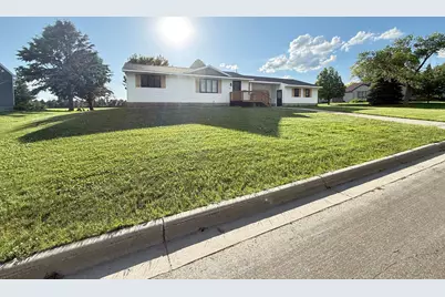 421 9th Avenue, Madison, MN 56256 - Photo 6