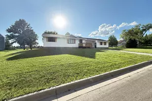 421 9th Ave, Madison, MN 56256 - Photo 6