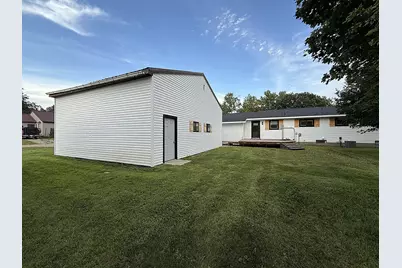 421 9th Avenue, Madison, MN 56256 - Photo 8