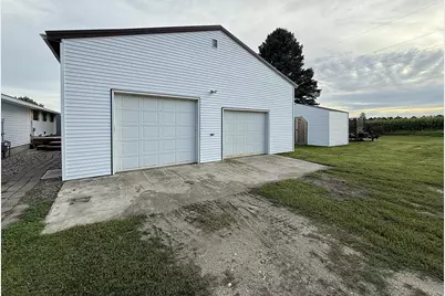 421 9th Avenue, Madison, MN 56256 - Photo 8