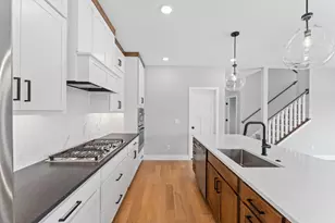 635 Parkside Ct, Eagan, MN 55123 - Photo 4