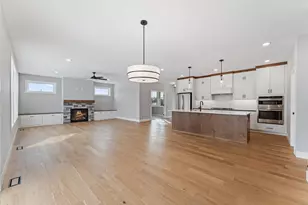 635 Parkside Ct, Eagan, MN 55123 - Photo 10