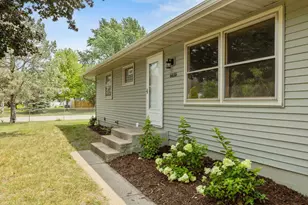 6656 Gerdine Path W, Lakeville, MN 55068 - Photo 2