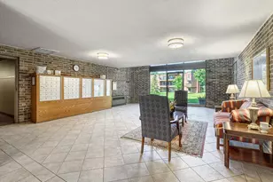 2220 Midland Grove Rd, Roseville, MN 55113 - Photo 16