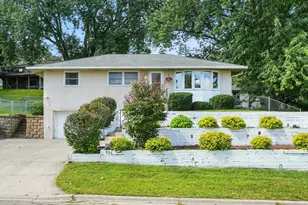 526 9th Ave S, South Saint Paul, MN 55075 - Photo 1