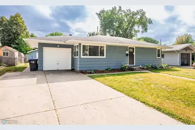 418 25th Avenue N, Fargo, ND 58102 - Photo 1
