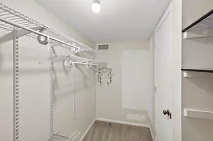 10281 Arrowwood Dr, Eden Prairie, MN 55347 - Photo 18